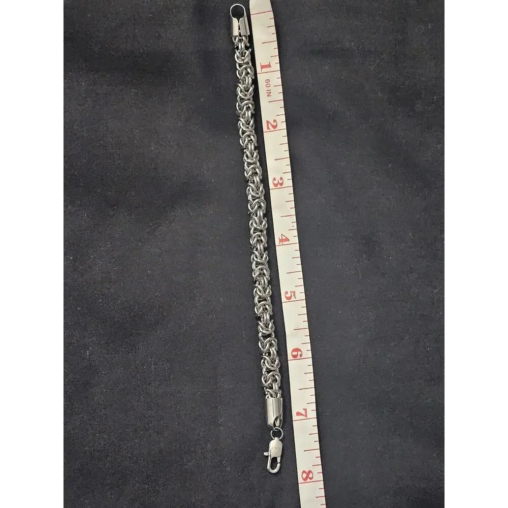 Unbranded inch silver